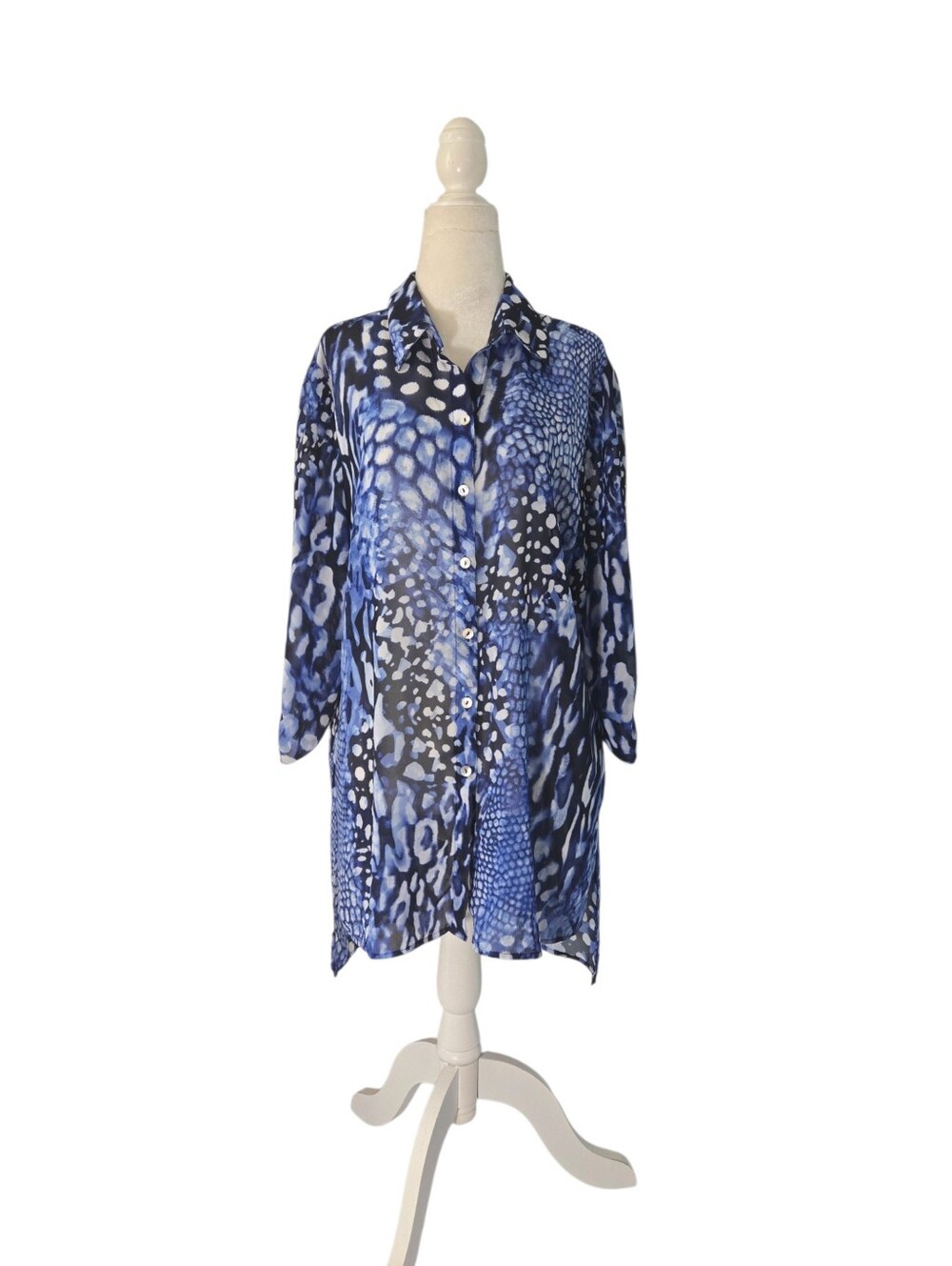 Chico's Blue Geometric Pattern Button up Blouse Sze L